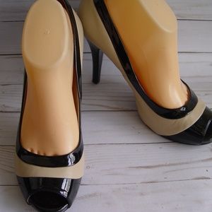 Nine West size 10 Black and Beige leather heel